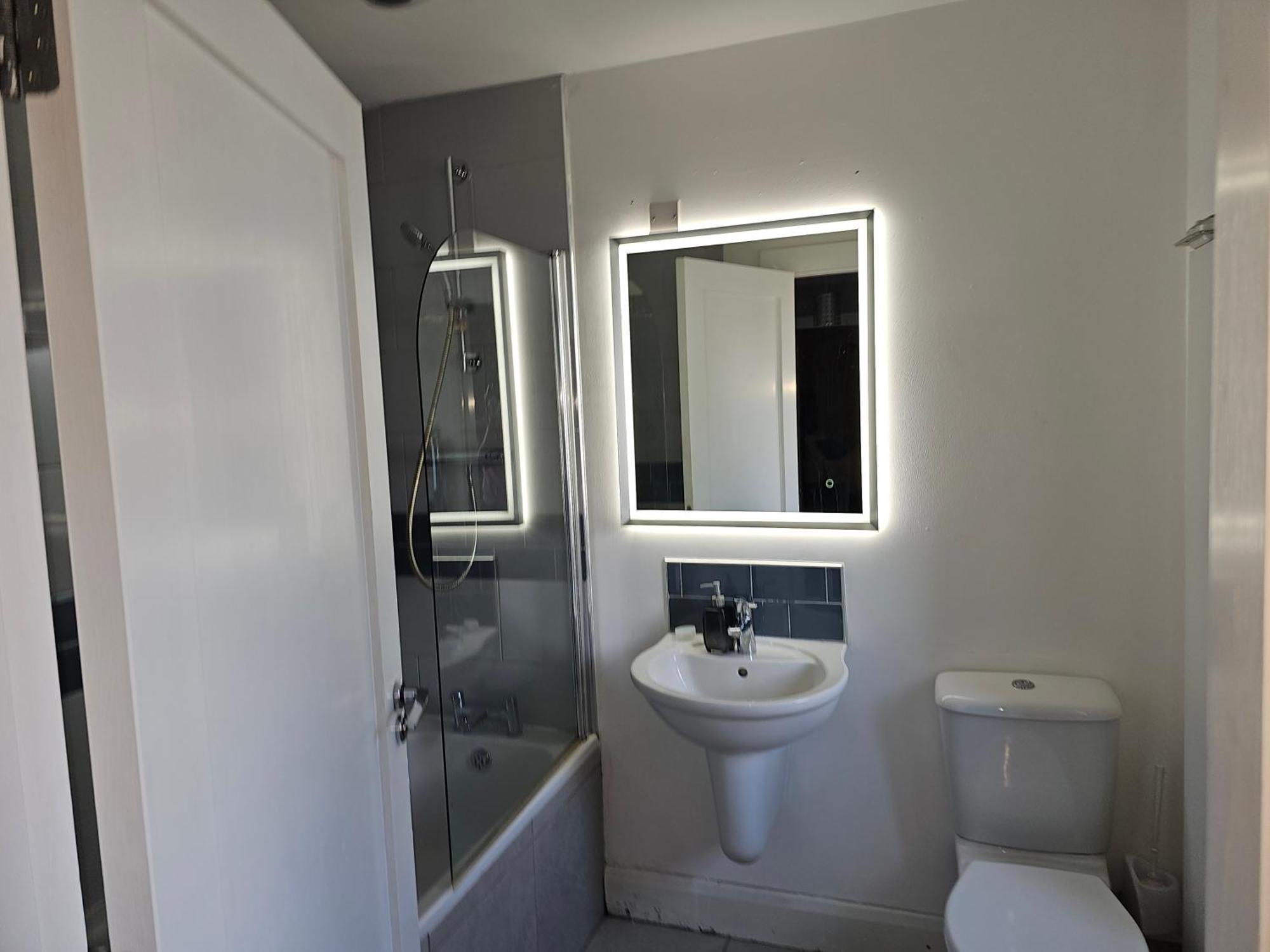 Vakantiehuis Modern 4-5 Bedroom House *