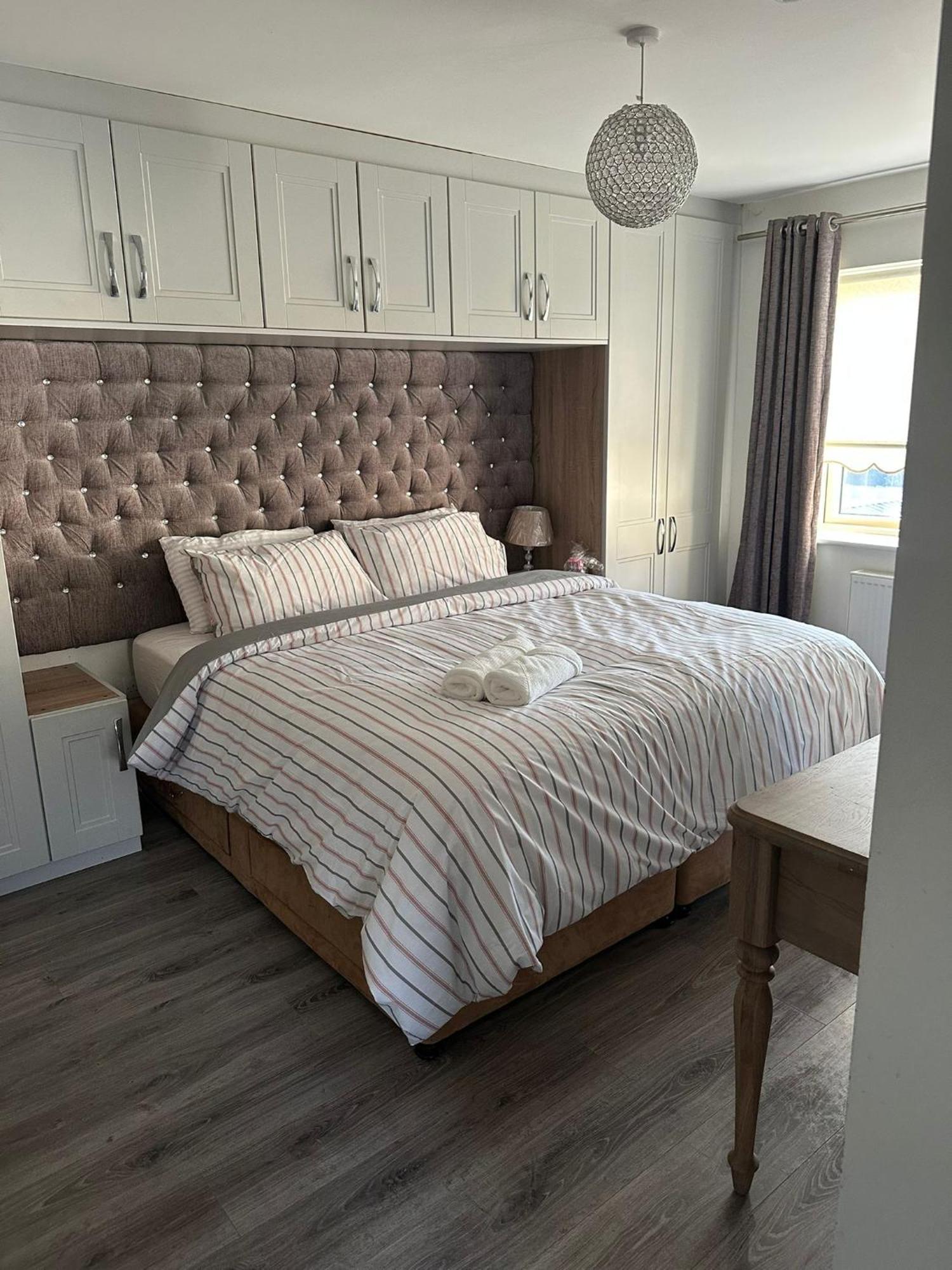 Modern 4-5 Bedroom House Vakantiehuis Dublin